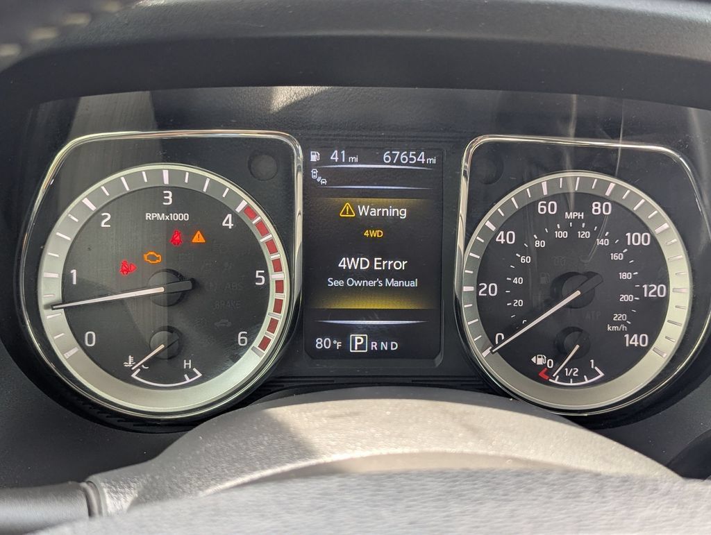 Used 2018 Nissan Titan PRO-4X w/ Pro-4x Convenience Package AWD/4WD image 14