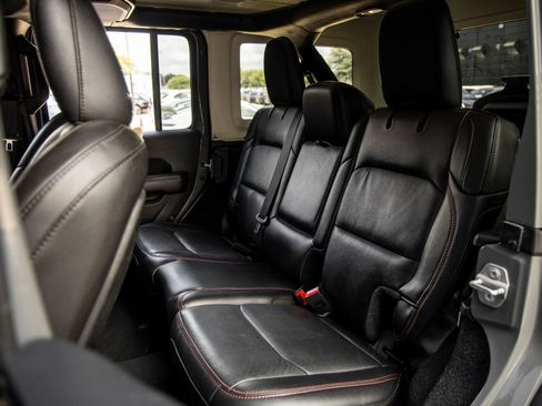 Used 2021 Jeep Wrangler Unlimited Rubicon AWD/4WD image 39