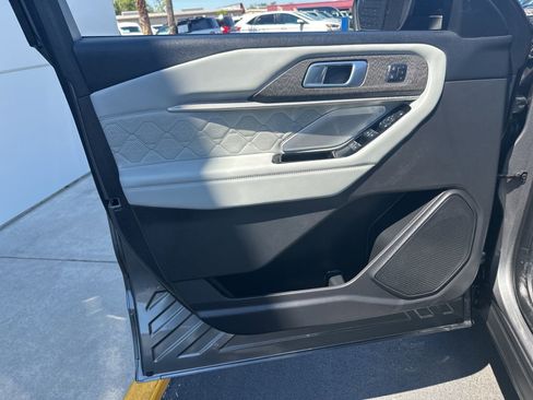 Certified 2025 Ford Explorer Platinum w/ Ultimate Package AWD/4WD image 20