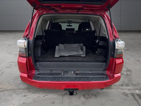 Used 2015 Toyota 4Runner SR5 AWD/4WD image 19