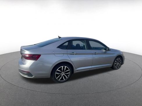 Used 2025 Volkswagen Jetta SE image 15