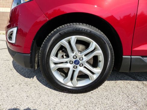 Used 2018 Ford Edge Titanium w/ Equipment Group 301A AWD/4WD image 15
