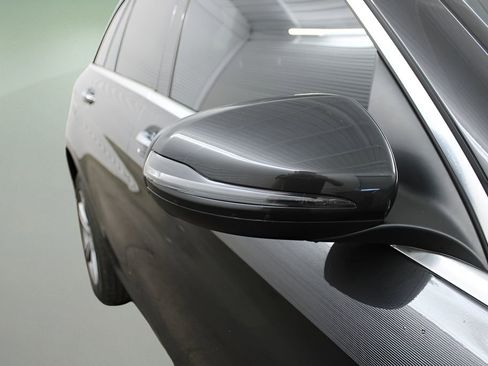 Used 2021 Mercedes-Benz GLC 300 image 39