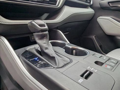 Certified 2024 Toyota Highlander LE image 12