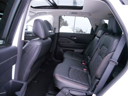 Certified 2025 Nissan Pathfinder Platinum w/ Cargo Package image 35