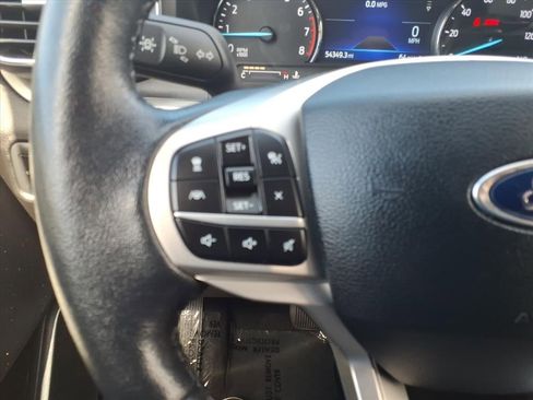 Certified 2022 Ford Explorer XLT w/ Equipment Group 202A image 25