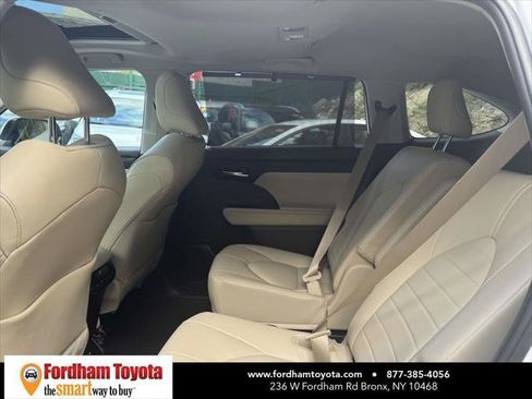 Certified 2022 Toyota Highlander XLE image 13