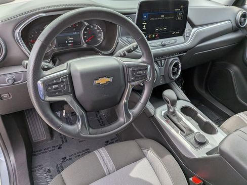 Used 2025 Chevrolet Blazer LT FWD image 15