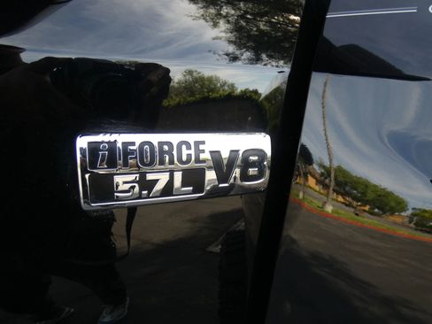 Used 2018 Toyota Tundra SR5 w/ TRD Off Road Package image 82