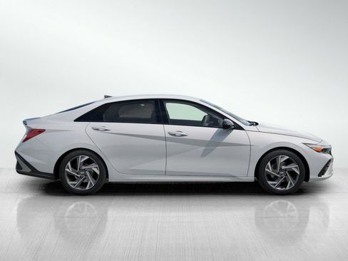New 2026 Hyundai Elantra SEL Sport image 8