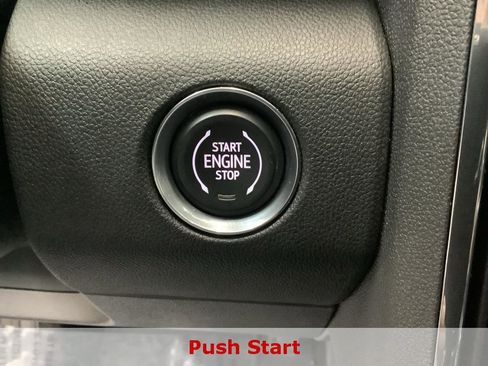 Used 2025 GMC Acadia Elevation image 19