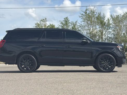 Used 2025 Ford Expedition Max Platinum w/ Stealth Appearance Package AWD/4WD image 8
