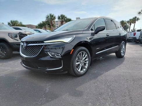 Used 2023 Buick Enclave Avenir w/ Avenir Technology Package FWD image 4