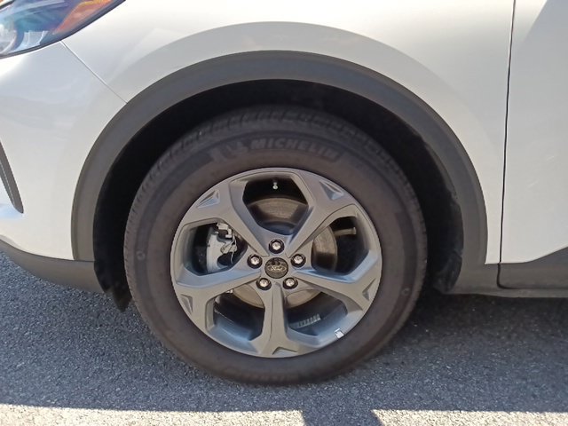 Certified 2025 Ford Escape ST-Line w/ Tech Pack #1 FWD image 10