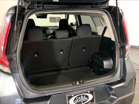 Used 2025 Kia Soul LX w/ LX Technology Package FWD image 4
