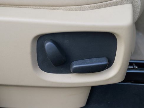 Used 2016 Land Rover LR4 HSE LUX image 41