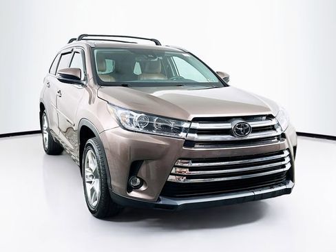 Used 2019 Toyota Highlander Limited AWD/4WD image 1