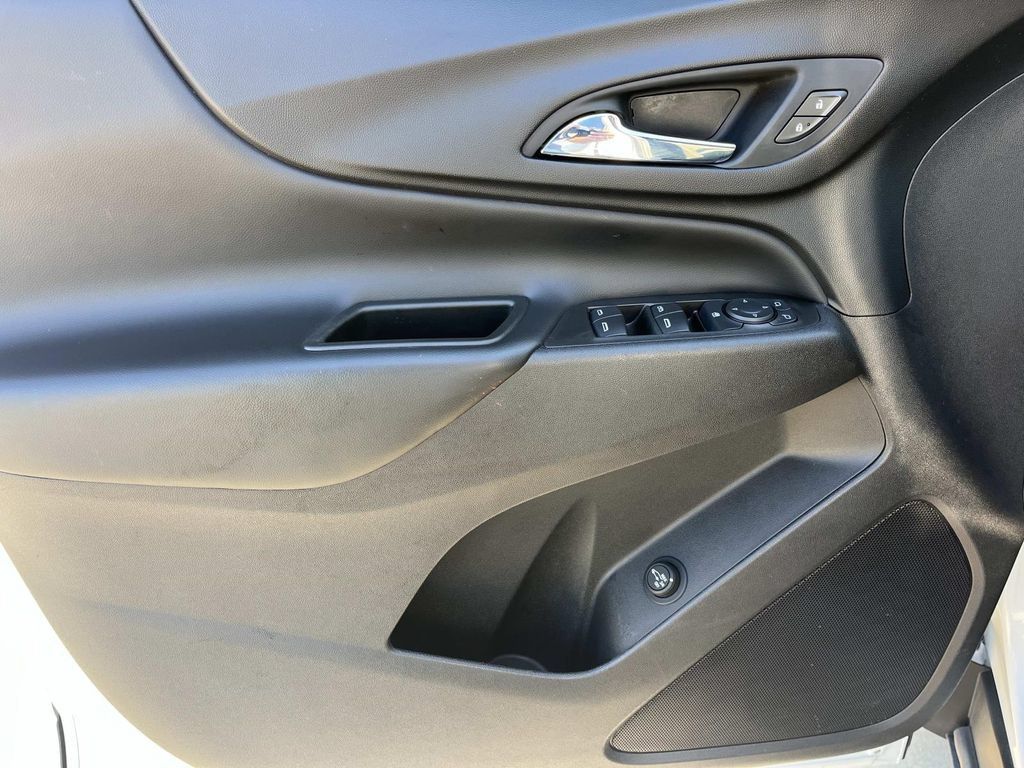 Used 2021 Chevrolet Equinox LT FWD image 31