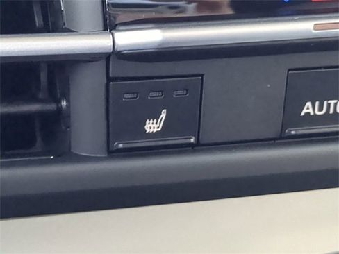 New 2026 Toyota Sienna XLE image 23