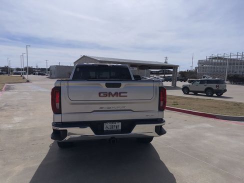 Used 2021 GMC Sierra 1500 SLT image 4