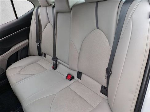 Used 2022 Toyota Camry XSE image 17