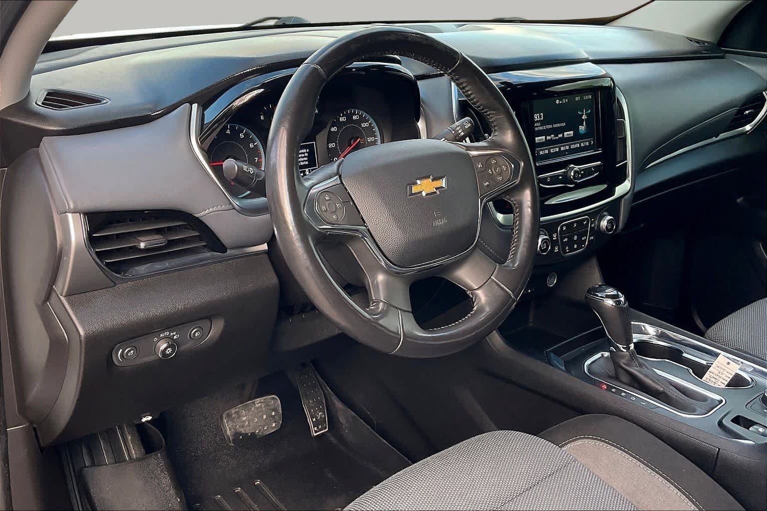 Used 2018 Chevrolet Traverse LT FWD image 17