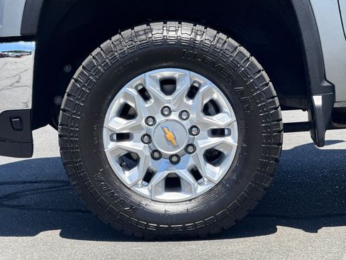 Used 2025 Chevrolet Silverado 3500 LT AWD/4WD image 35