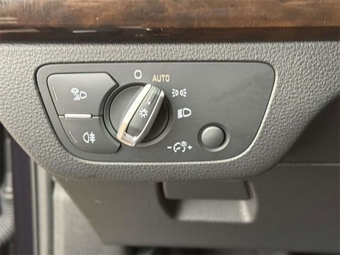 Used 2018 Audi Q5 2.0T Premium Plus w/ Premium Plus Package image 26