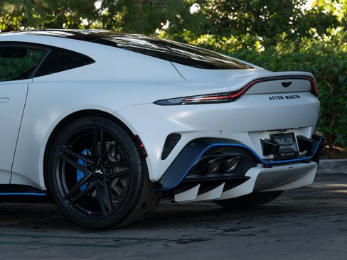 Used 2025 Aston Martin V8 Vantage Coupe image 10