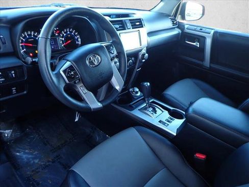 Used 2017 Toyota 4Runner SR5 Premium image 10