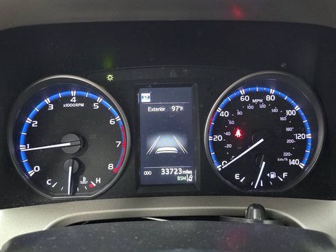 Used 2018 Toyota RAV4 XLE FWD image 13