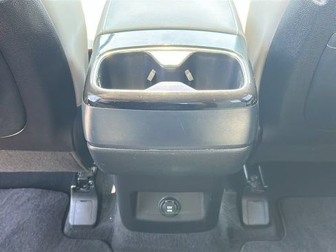 Used 2025 Kia Telluride S FWD image 31