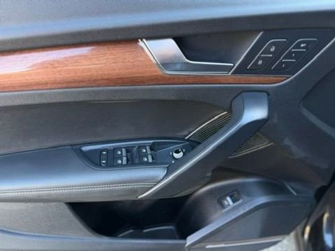 Used 2021 Audi Q5 2.0T Premium Plus w/ Premium Plus Package image 17