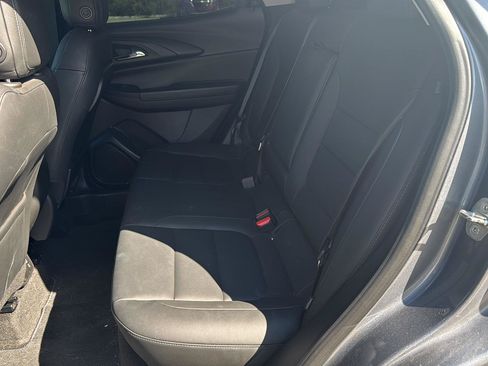 Used 2021 Chevrolet TrailBlazer LT w/ Premium Seating Package FWD image 10