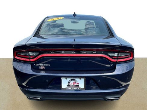 Used 2016 Dodge Charger SXT w/ Navigation & Travel Group RWD image 5