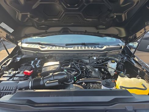 Used 2024 Ford F250 Lariat w/ Sport Appearance Package AWD/4WD image 35