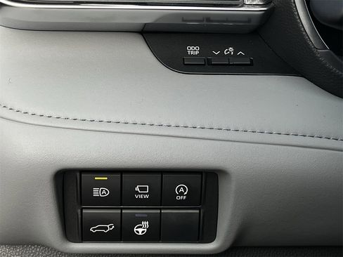 Used 2025 Toyota Highlander Platinum image 20