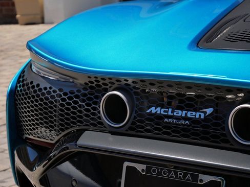 Used 2026 McLaren Artura RWD image 17