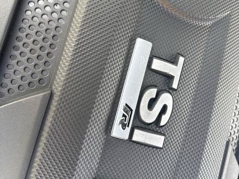 Used 2016 Volkswagen Golf 4-Door AWD/4WD image 39