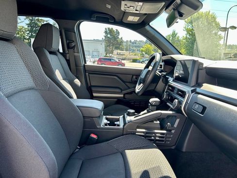Certified 2025 Toyota 4Runner SR5 AWD/4WD image 16