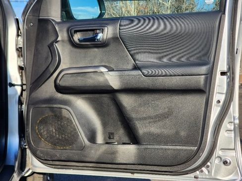 Used 2023 Toyota Tacoma TRD Sport image 10