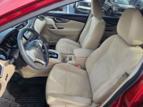 Used 2016 Nissan Rogue S w/ Appearance Package image 14