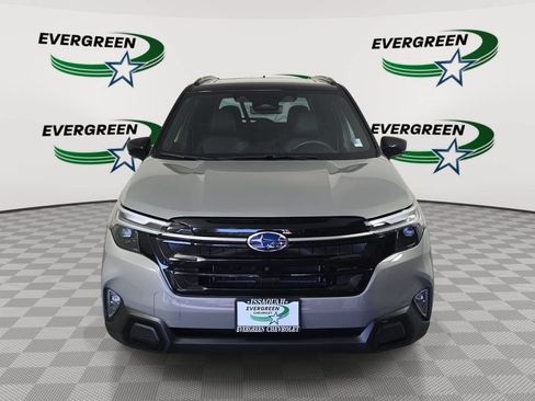 Used 2025 Subaru Forester Touring AWD/4WD image 2
