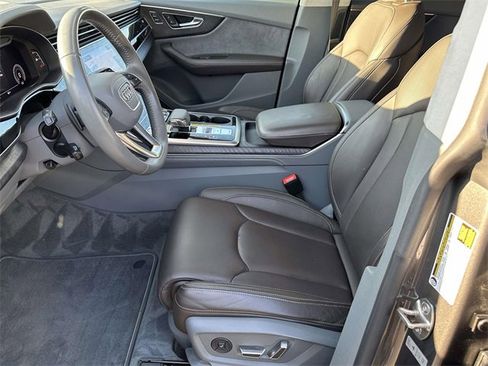 Used 2019 Audi Q8 Prestige w/ Luxury Package image 21
