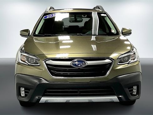 Used 2022 Subaru Outback Limited XT image 2