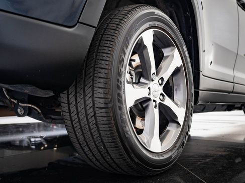 Used 2022 Jeep Grand Cherokee Limited 4xe image 40