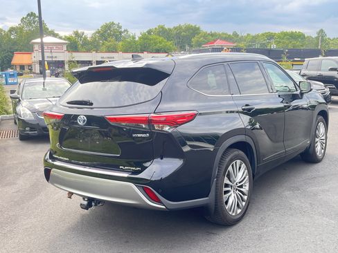 Used 2021 Toyota Highlander Platinum AWD/4WD image 3