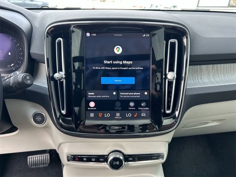 Certified 2023 Volvo XC40 B5 Plus w/ Driver Assist Package image 20