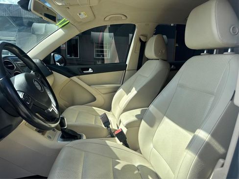 Used 2017 Volkswagen Tiguan S FWD image 9