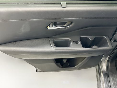 Used 2023 Nissan Pathfinder SL image 25